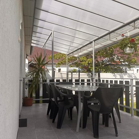 Pandora Pool Apartman Hajdúszoboszló Eksteriør billede